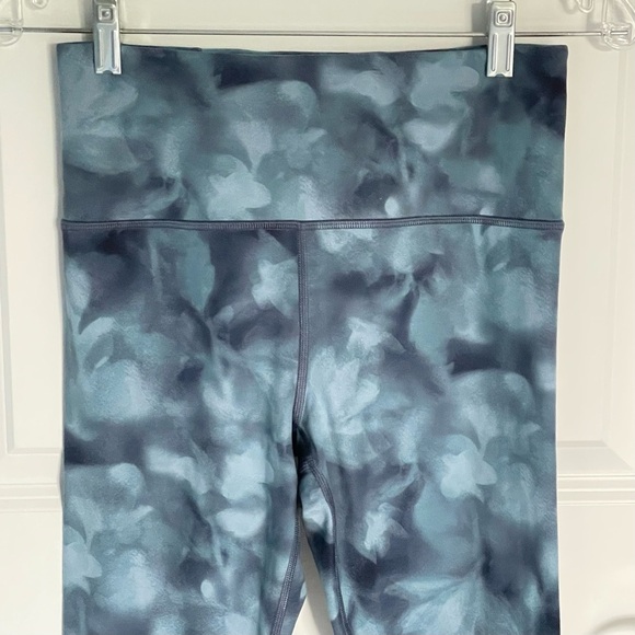 Athleta elation printed high waisted Leggings serene riviera blue 47567 - Picture 4 of 11